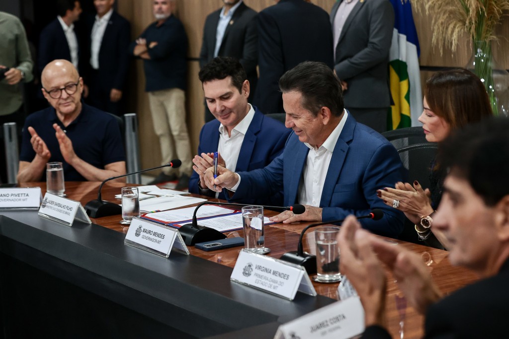 Governo de MT Anuncia 40 mil Casas Populares e Continuidade do Programa Habitacional Governo de MT Anuncia 40 mil Casas Populares e Continuidade do Programa Habitacional