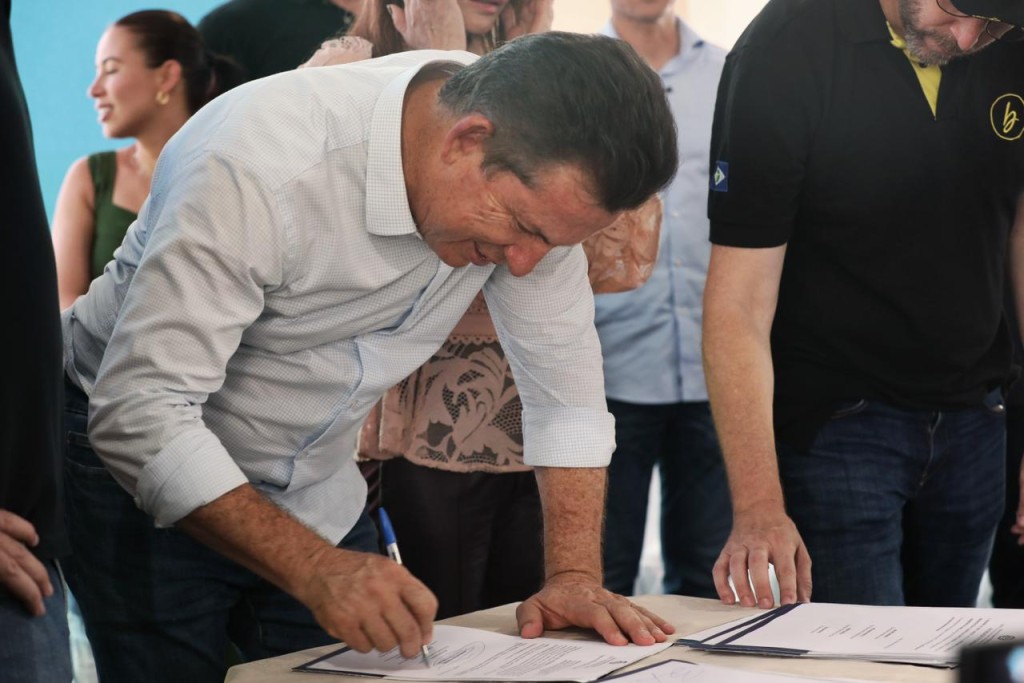 Jauru Recebe R$ 21,7 Milhões em Investimentos do Governo de Mato Grosso para Saúde e Educação Jauru Recebe R$ 21,7 Milhões em Investimentos do Governo de Mato Grosso para Saúde e Educação