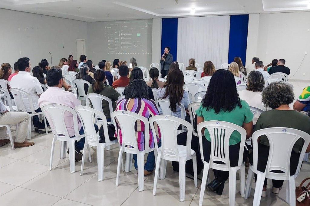 Gestores Definem Estratégias para Fortalecer a Educação em Várzea Grande Gestores Definem Estratégias para Fortalecer a Educação em Várzea Grande