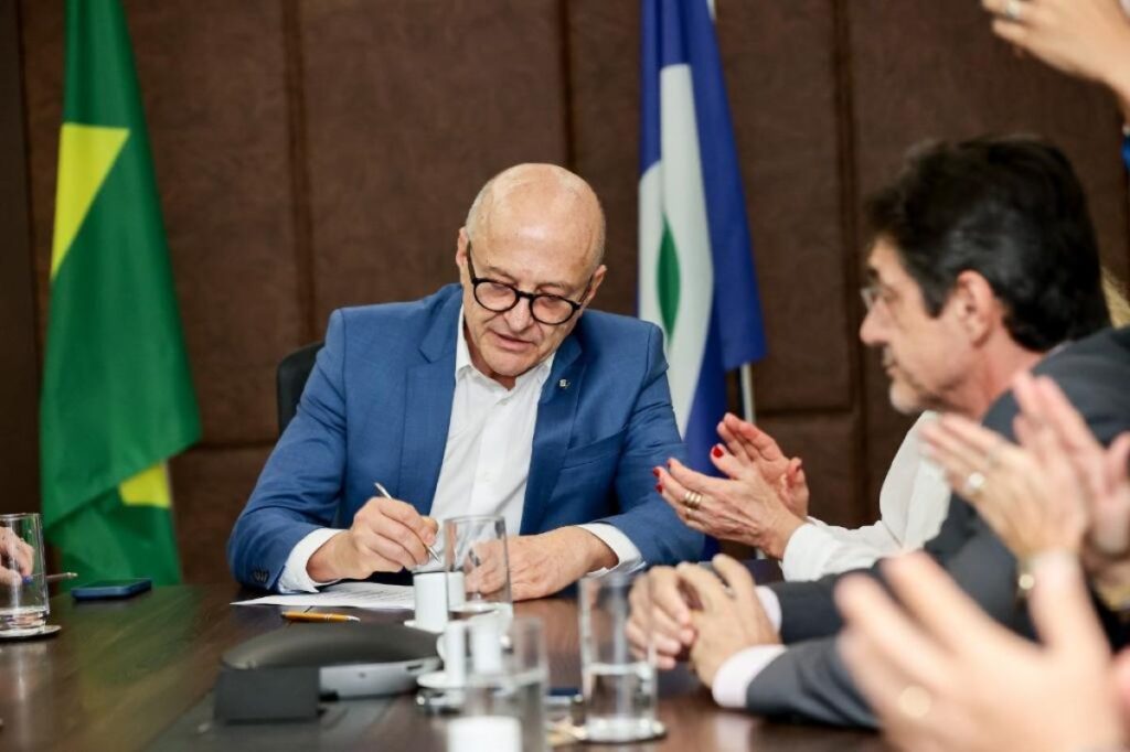 Governo de MT e Cuiabá Juntos na Revitalização de Espaços Esportivos Governo de MT e Cuiabá Juntos na Revitalização de Espaços Esportivos