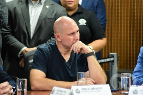 Prefeitura de Cuiabá Planeja Empréstimo de R$ 112 Milhões para Asfaltamento de 19 Bairros Prefeitura de Cuiabá Planeja Empréstimo de R$ 112 Milhões para Asfaltamento de 19 Bairros