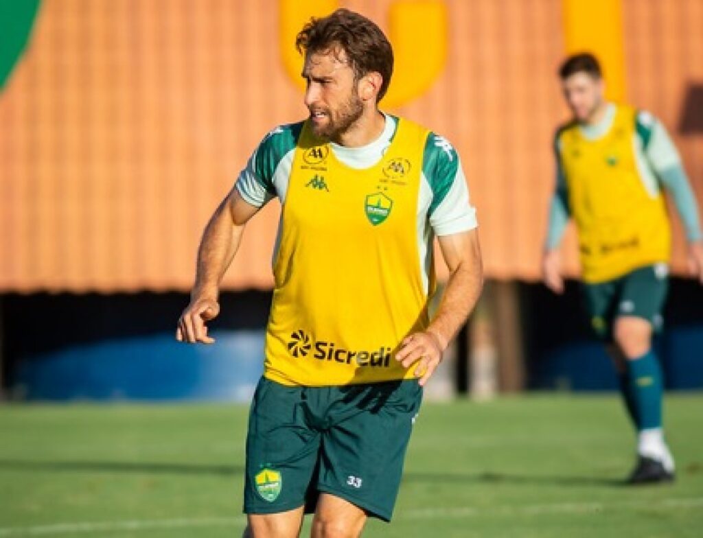 Alan Empereur se Aproxima do Retorno ao Cuiabá Após Sete Meses de Recuperação Alan Empereur se Aproxima do Retorno ao Cuiabá Após Sete Meses de Recuperação