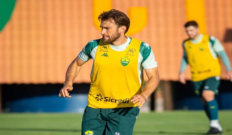 Alan Empereur se Aproxima do Retorno: Zagueiro Pode Voltar em Breve ao Cuiabá Alan Empereur se Aproxima do Retorno: Zagueiro Pode Voltar em Breve ao Cuiabá