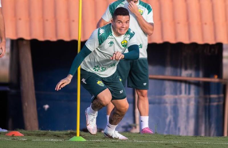 Cuiabá busca reabilitação diante do Criciúma na Arena Pantanal Cuiabá busca reabilitação diante do Criciúma na Arena Pantanal