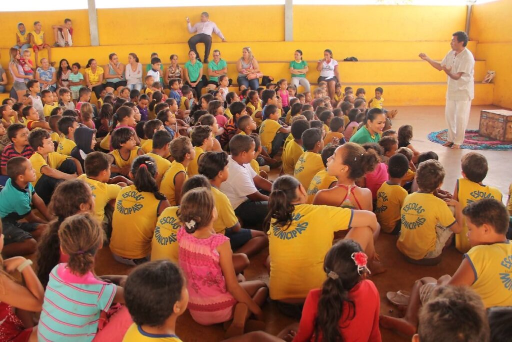 Cultura e Contos: O Projeto 'Um Conto em Cada Canto' Leva Histórias a Cuiabá