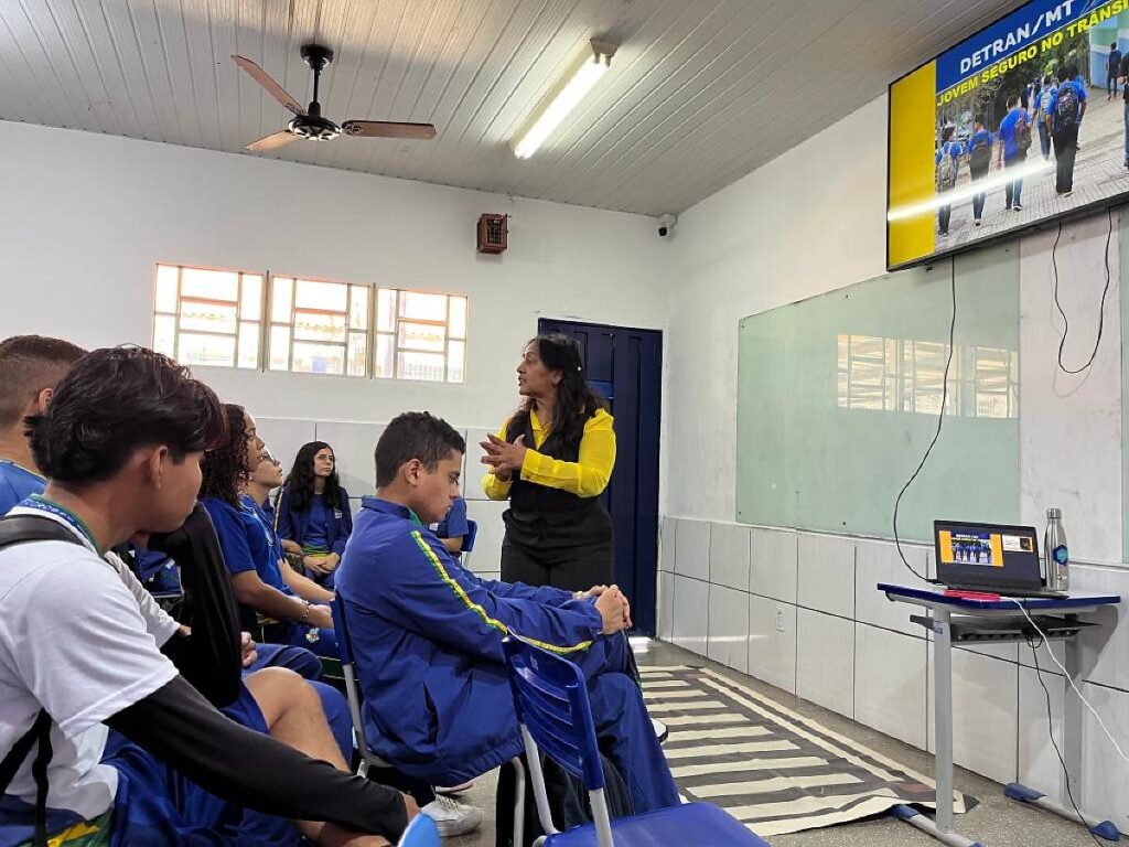 Detran Realiza Circuito de Palestras sobre Educação no Trânsito para 680 Estudantes em Cuiabá
