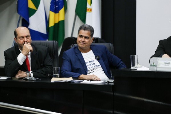 Emanuel Pinheiro Consegue Novo Prazo para Defesa em Denúncia sobre Pagamentos a Servidores Emanuel Pinheiro Consegue Novo Prazo para Defesa em Denúncia sobre Pagamentos a Servidores