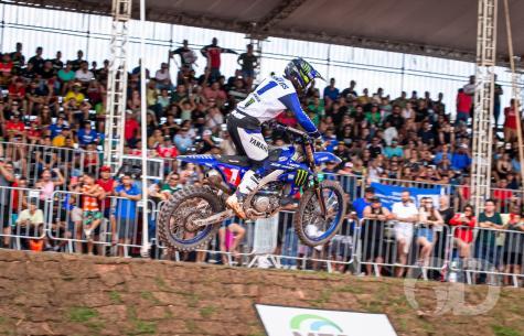 Motocross em Cuiabá: Provas Noturnas Agitam o Evento Este Mês Motocross em Cuiabá: Provas Noturnas Agitam o Evento Este Mês