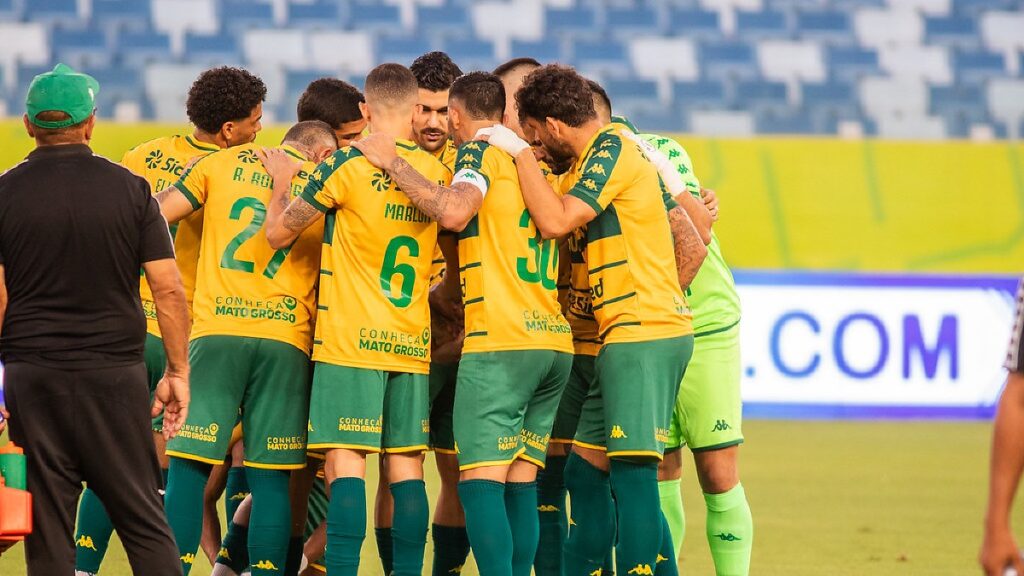 Técnico do Cuiabá Assume Débito com Torcida Após Empate Frustrante em Casa Técnico do Cuiabá Assume Débito com Torcida Após Empate Frustrante em Casa