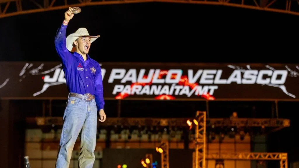 João Paulo Velasco conquista título da PBR em Cuiabá e reforça liderança João Paulo Velasco conquista título da PBR em Cuiabá e reforça liderança