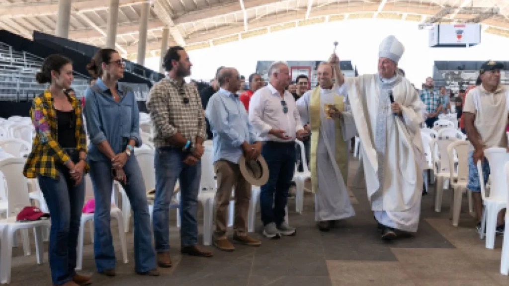 Missa Campal Reúne Caminhoneiros em Celebração de Fé no Mato Grosso AgroFestival