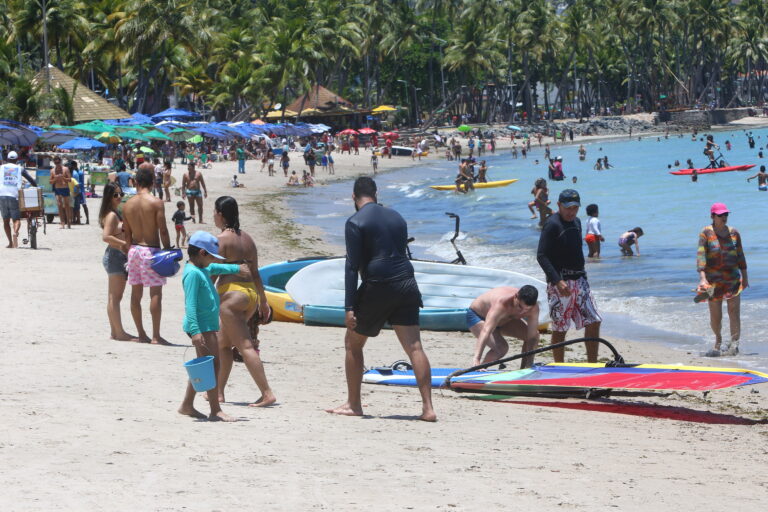 Alta Temporada em Alagoas: O Crescimento dos Guias Turísticos Alta Temporada em Alagoas: O Crescimento dos Guias Turísticos
