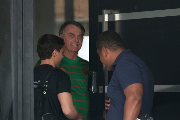 Articulações de Bolsonaro na Papudinha: Palanques e Estratégias para 2026 Articulações de Bolsonaro na Papudinha: Palanques e Estratégias para 2026