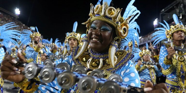Governo destina R$ 12 milhões para escolas de samba do Rio de Janeiro Governo destina R$ 12 milhões para escolas de samba do Rio de Janeiro