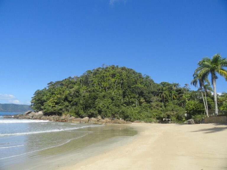 Tragédia na Praia do Lázaro: Turista Mineira de 69 Anos Morre Afogada Tragédia na Praia do Lázaro: Turista Mineira de 69 Anos Morre Afogada
