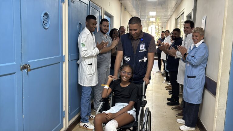 Criança baleada na saída da escola no Rio de Janeiro recebe alta após 20 dias de tratamento Criança baleada na saída da escola no Rio de Janeiro recebe alta após 20 dias de tratamento