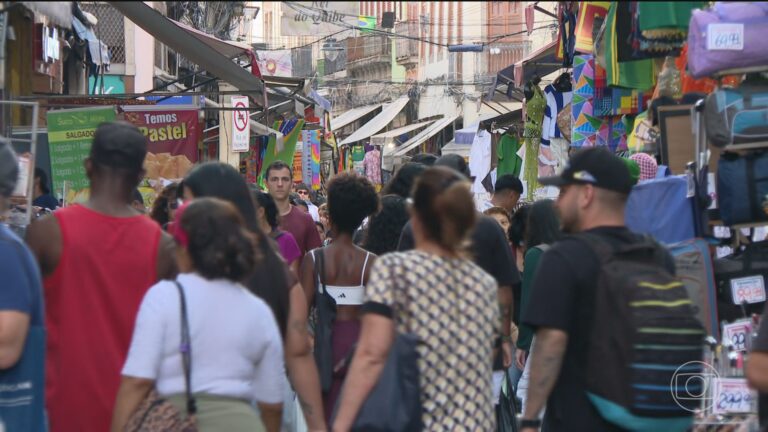 Dia das Mães: 127 Milhões de Brasileiros Devem Ir às Compras e Movimentar Quase R$ 38 Bilhões Dia das Mães: 127 Milhões de Brasileiros Devem Ir às Compras e Movimentar Quase R$ 38 Bilhões