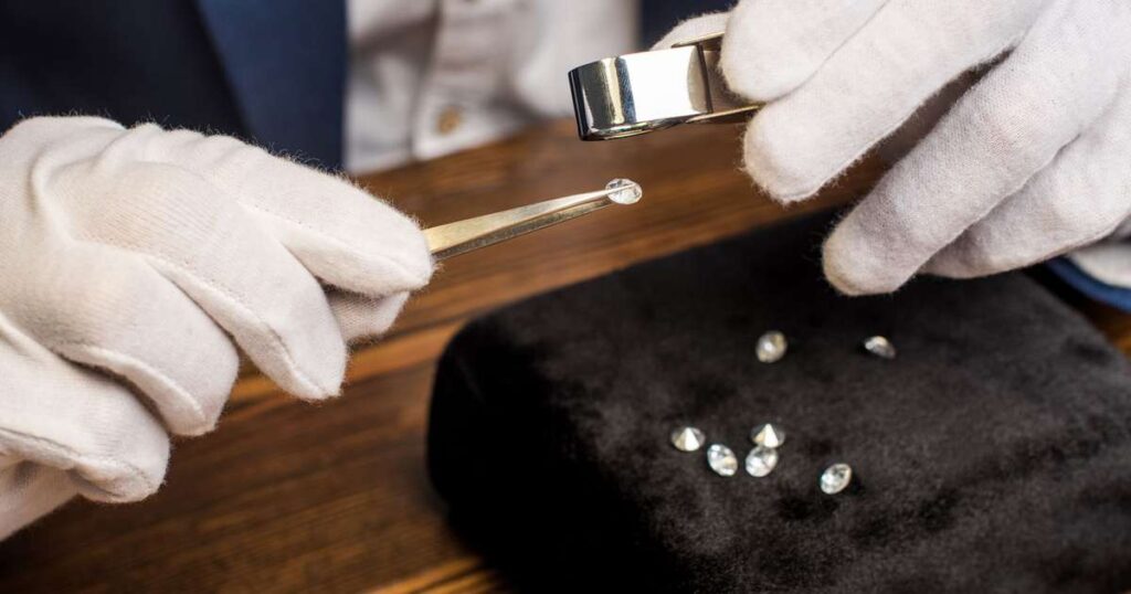 Descubra como cinzas de cremados podem ser convertidas em diamantes preciosos descubra como cinzas de