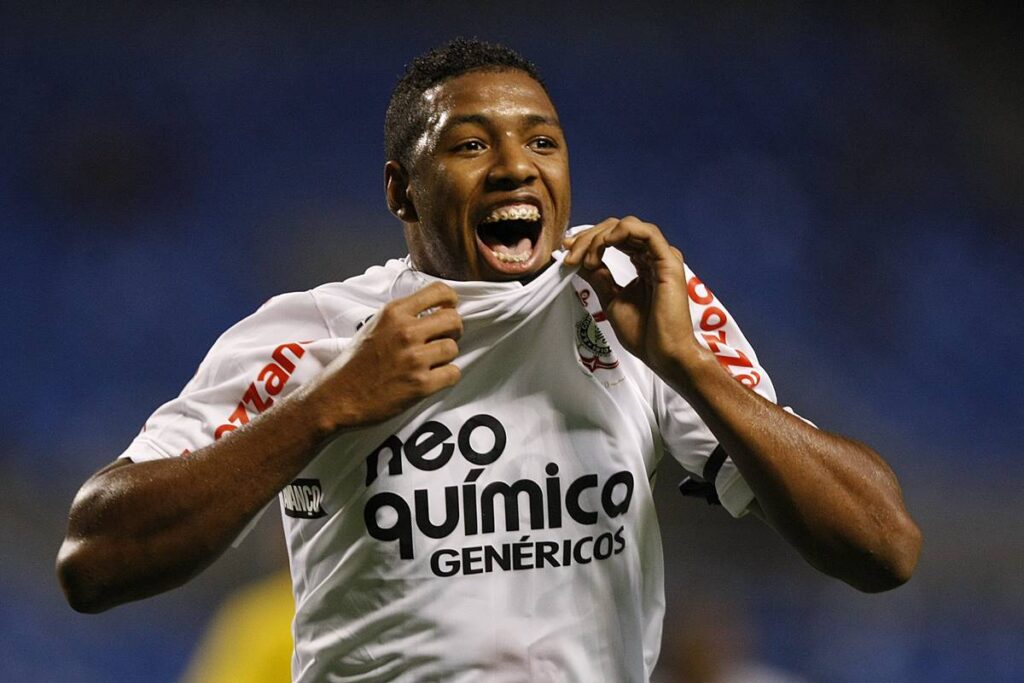 Ex-jogador do Corinthians sofre golpe e perde R$ 45 milhões em criptomoedas ex jogador do corinthians sofre