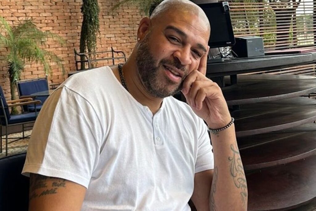 Adriano Imperador Revela em Vídeo Que Queimou o Pé na Moto Após 15 Anos adriano imperador revela em