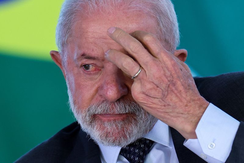 Tarifa Surpreendente de 50% Imposta aos Produtos Brasileiros por Trump Imagem do artigo