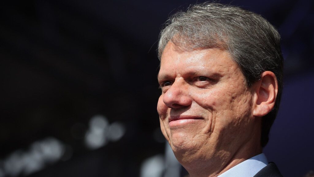 Governador de São Paulo Tenta Reverter Tarifa dos EUA, Mas Recebe Ironia do Governo Lula Imagem do artigo