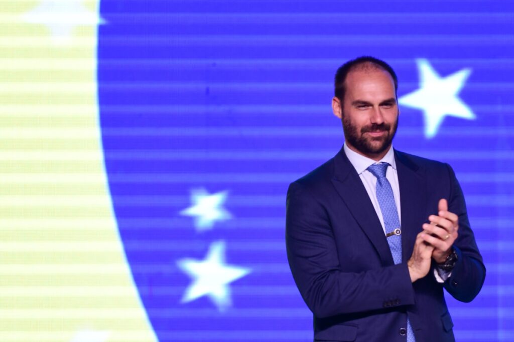 PT Intensifica Pedido de Cassação do Mandato de Eduardo Bolsonaro no STF Imagem do artigo