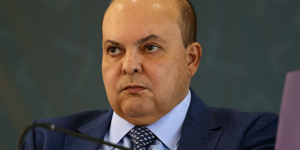 Oposição no DF Solicita Impeachment de Governador Após Citação em Investigação