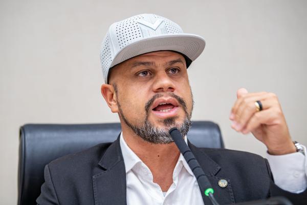 Comissão de Transporte Aprova Nova Política para Veículos Abandonados no DF Comissão de Transporte Aprova Nova Política para Veículos Abandonados no DF