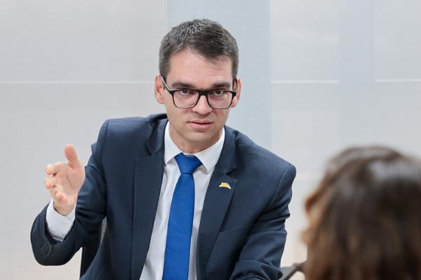 Diretor do Senac-DF Recebe Título de Cidadão Honorário de Brasília: Uma Homenagem ao Compromisso Social Diretor do Senac-DF Recebe Título de Cidadão Honorário de Brasília: Uma Homenagem ao Compromisso Soc