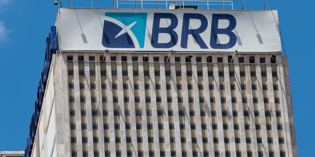 Governo do DF Sanciona Lei para Reforçar Capital do BRB com Imóveis Públicos Governo do DF Sanciona Lei para Reforçar Capital do BRB com Imóveis Públicos