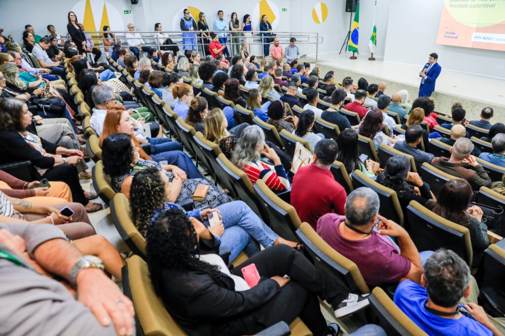 Palestra sobre Felicidade Interna Bruta Engaja Servidores do GDF