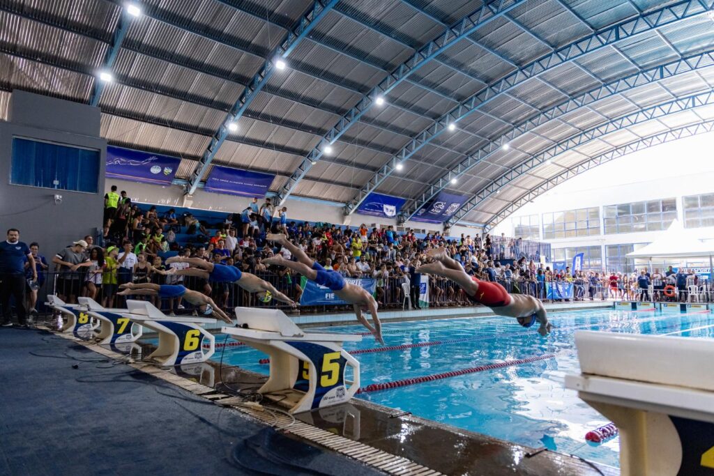 Sesc Olímpico brilha em torneio de natação e conquista 44 medalhas