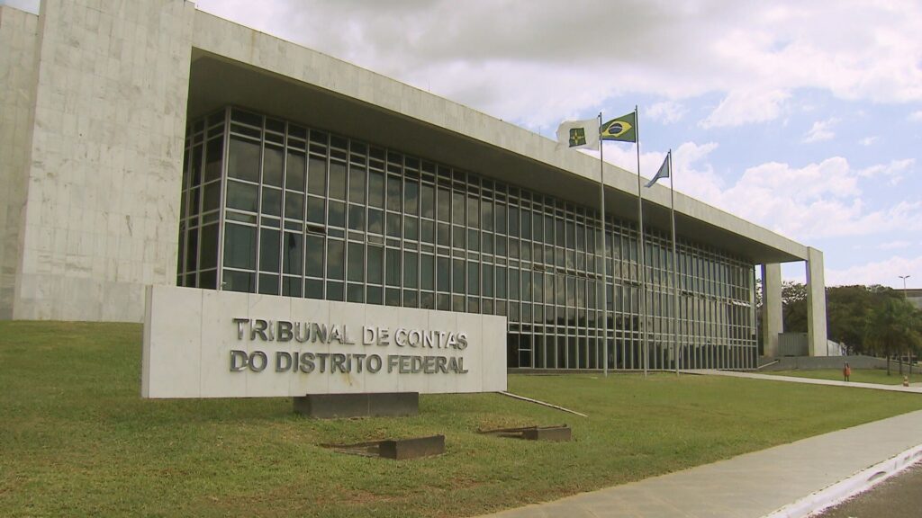 Suspensão do Serviço de Adiantamento Salarial pelo GDF Levanta Suspeitas de Irregularidades Suspensão do Serviço de Adiantamento Salarial pelo GDF Levanta Suspeitas de Irregularidades