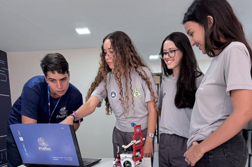 Parque Tecnológico de Robótica: Formação em Tecnologia e Inovação para Jovens no DF Parque Tecnológico de Robótica: Formação em Tecnologia e Inovação para Jovens no DF