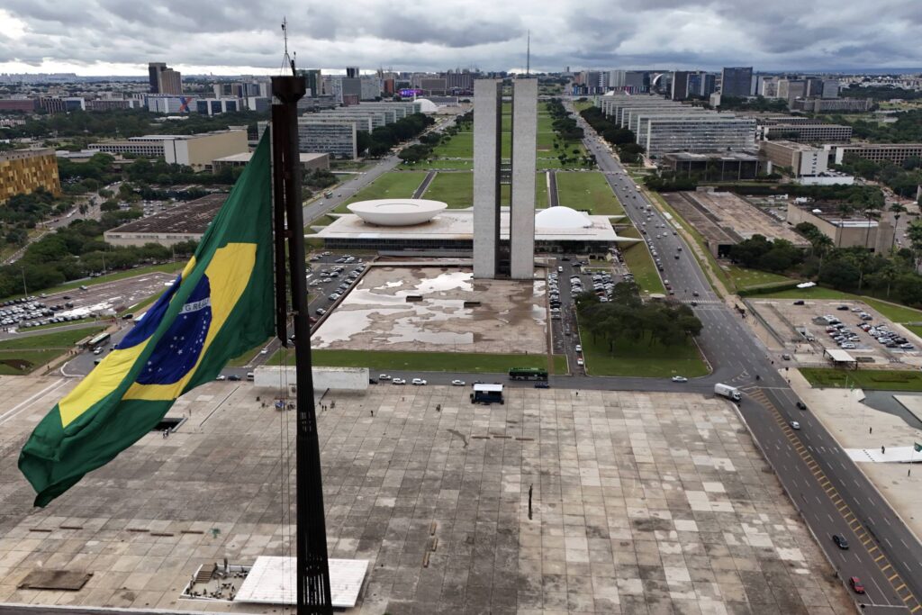 Renda Média do Trabalho no DF: Maior que o Dobro em 14 Estados Renda Média do Trabalho no DF: Maior que o Dobro em 14 Estados