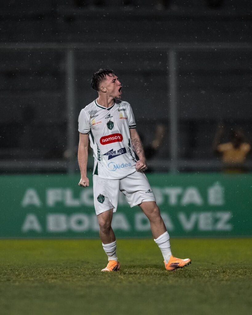 Bruno Bietkoski Foca no Acesso do Manaus na Série D: ‘Trabalhamos Diariamente por Isso’ Bruno Bietkoski Foca no Acesso do Manaus na Série D: 'Trabalhamos Diariamente por Isso'