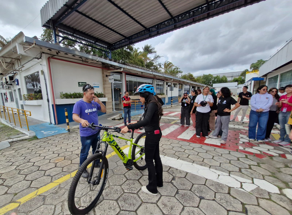 Estudantes de Turismo e Medicina Explorando Oportunidades no Programa Zona Franca de Portas Abertas Estudantes de Turismo e Medicina Explorando Oportunidades no Programa Zona Franca de Portas Abertas