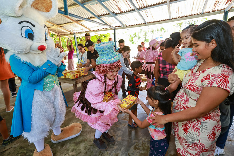 Manaus promove solidariedade e alegria nas comunidades ribeirinhas Manaus promove solidariedade e alegria nas comunidades ribeirinhas