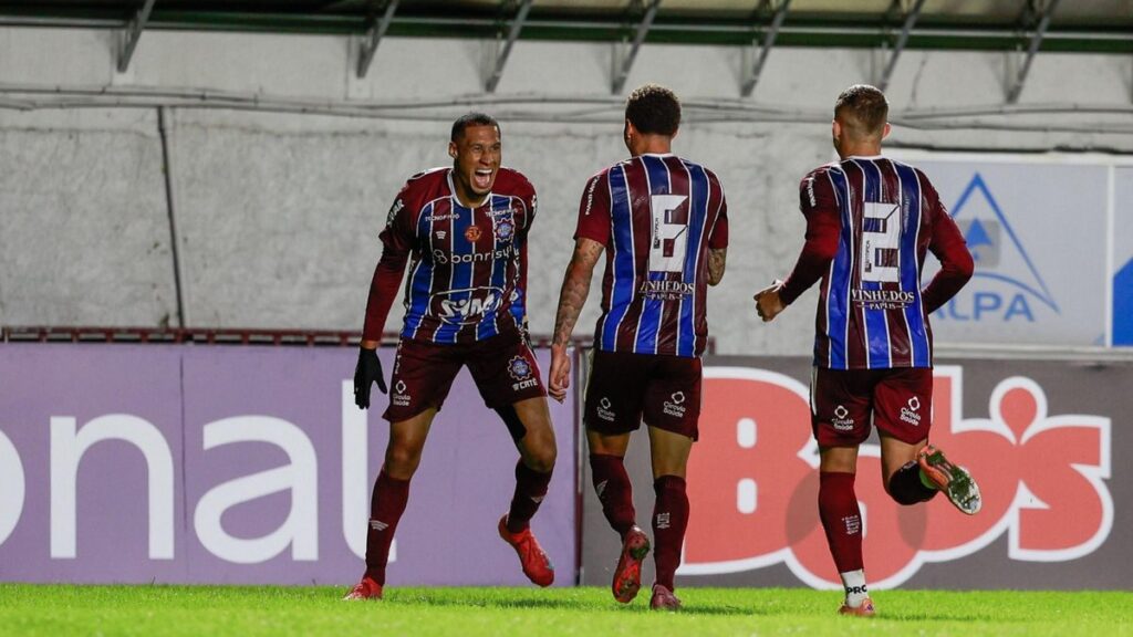 Caxias Assuma a Liderança do Grupo A na Copa Sul-Sudeste com Vitória sobre o Volta Redonda