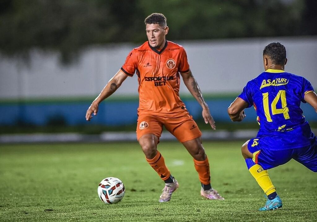 Clessione brilha em estreia pelo Manauara com gol e assistência