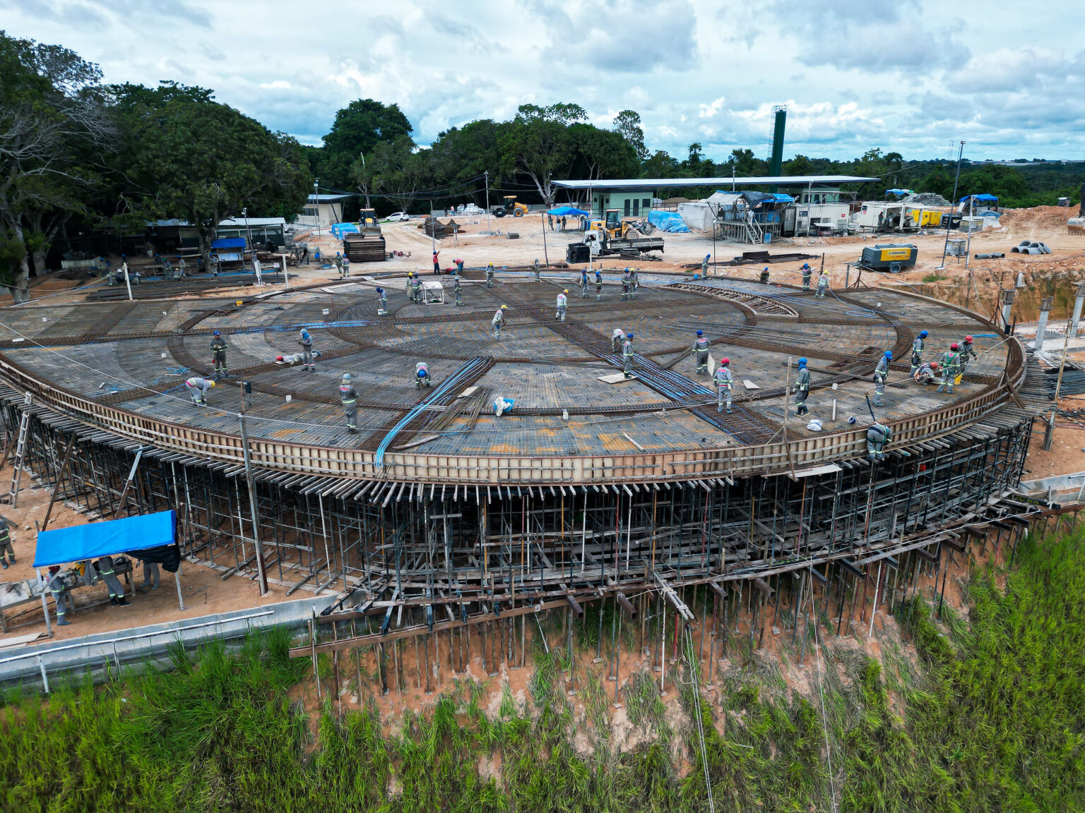 Manaus Impulsiona Obras do Parque Encontro das Águas Rosa Almeida e Cria Novo Cartão-Postal