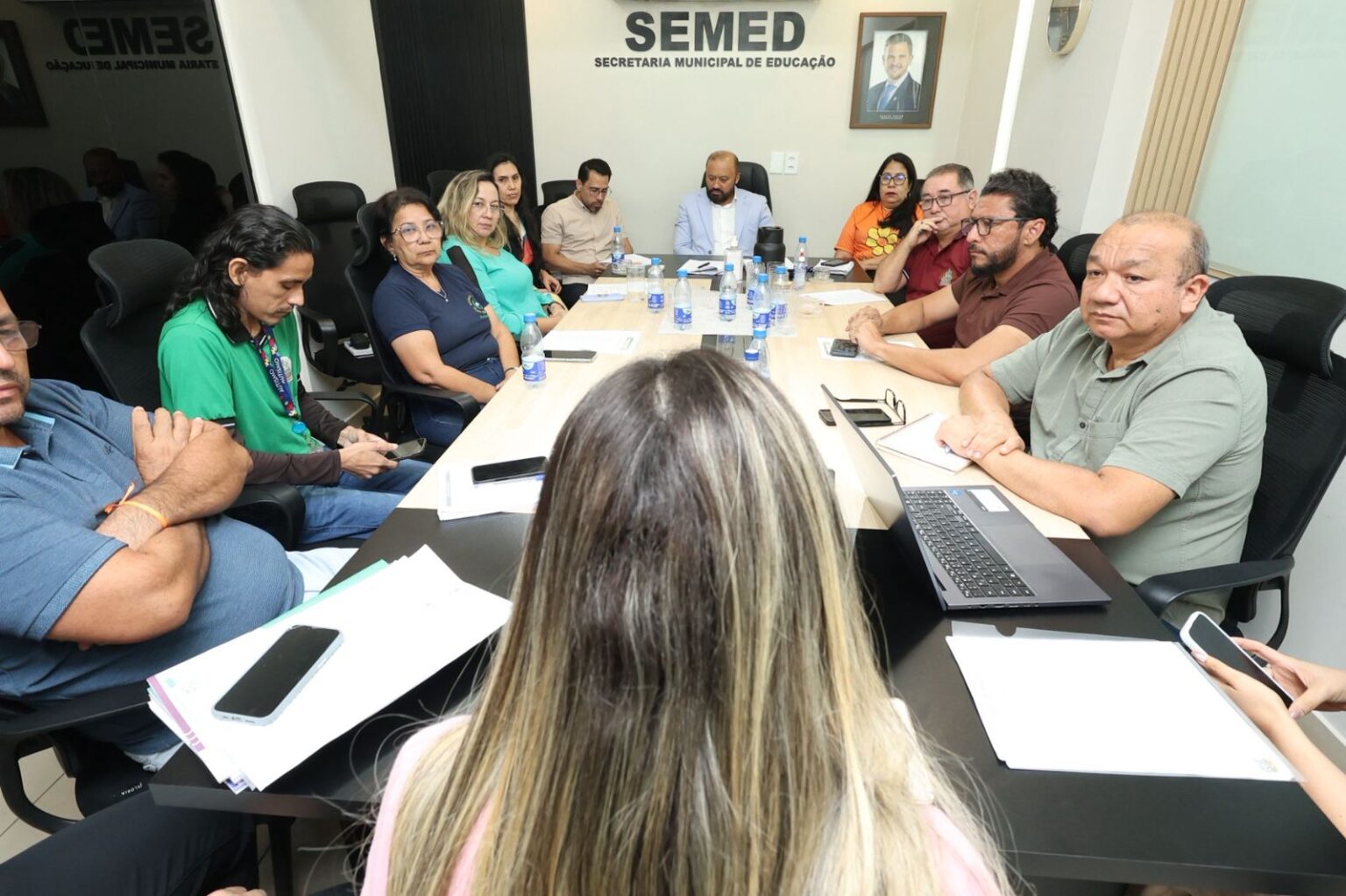 Reunião com Professores: Avanços na Educação em Manaus Reunião com Professores: Avanços na Educação em Manaus