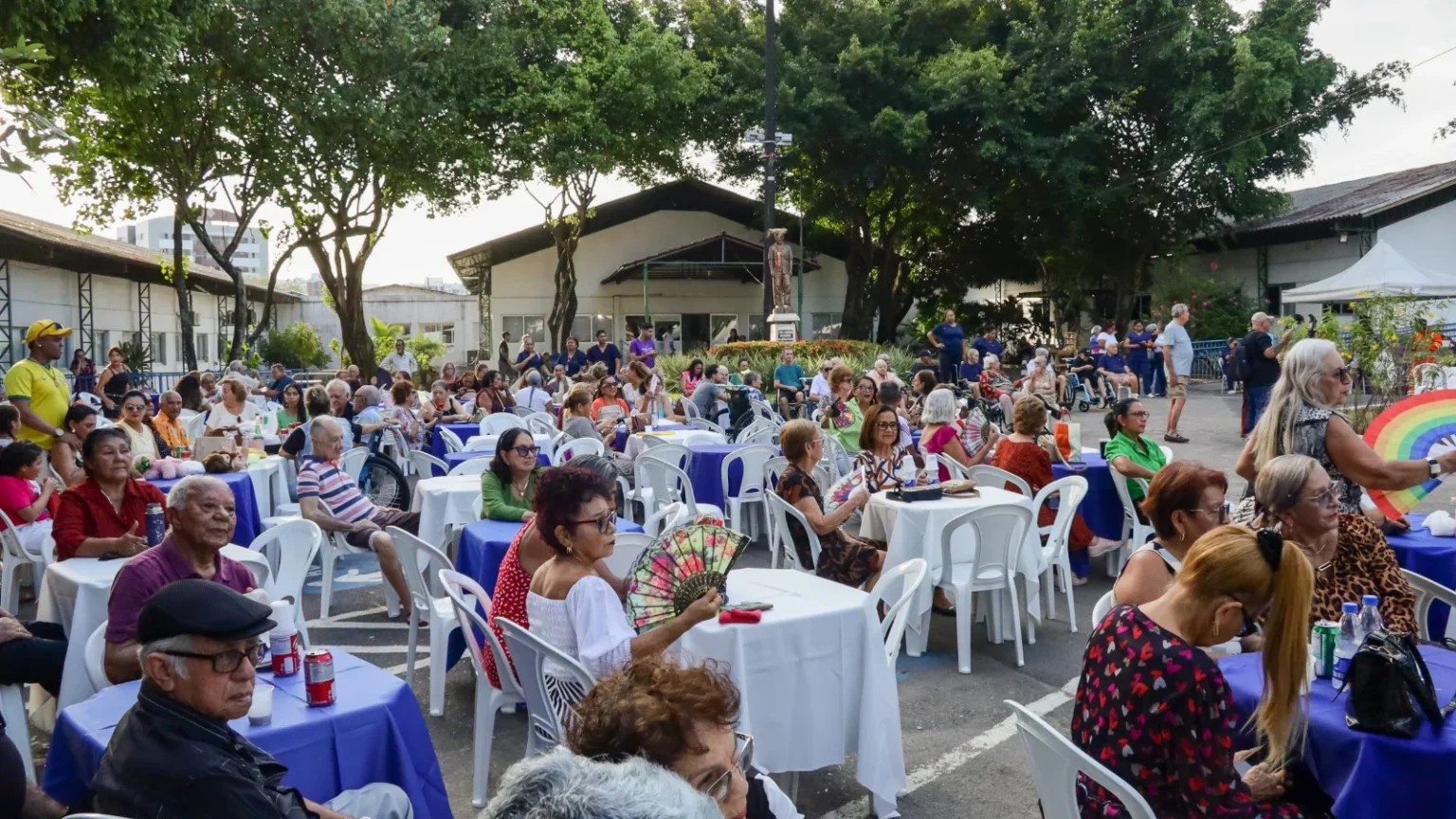 Prefeitura de Manaus realiza 7ª edição do ‘Bolerão da Saudade’ em homenagem ao Dia dos Pais
