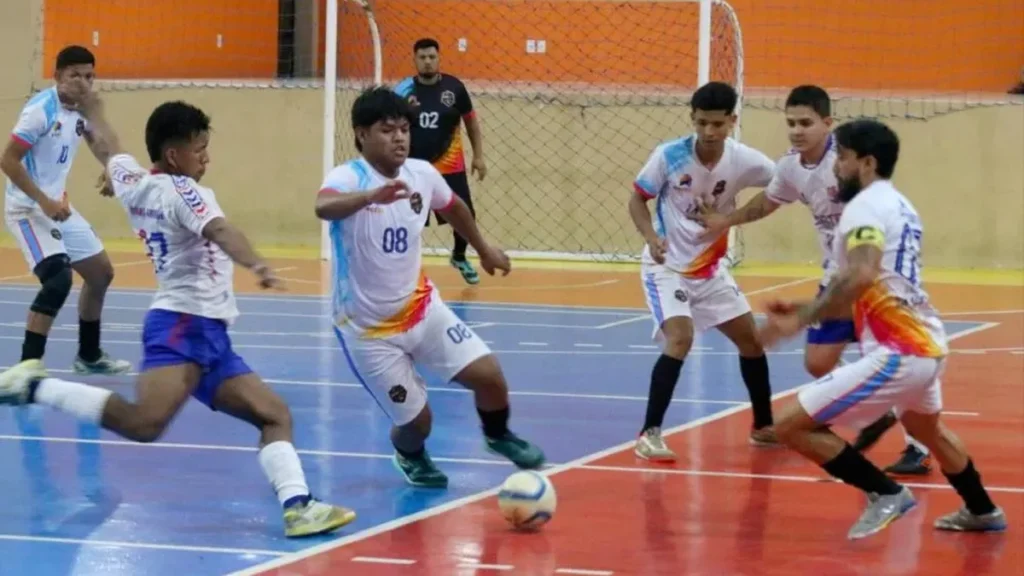 Futsal Brilha em Parintins com Jogos Decisivos e Alta Emoção Futsal Brilha em Parintins com Jogos Decisivos e Alta Emoção