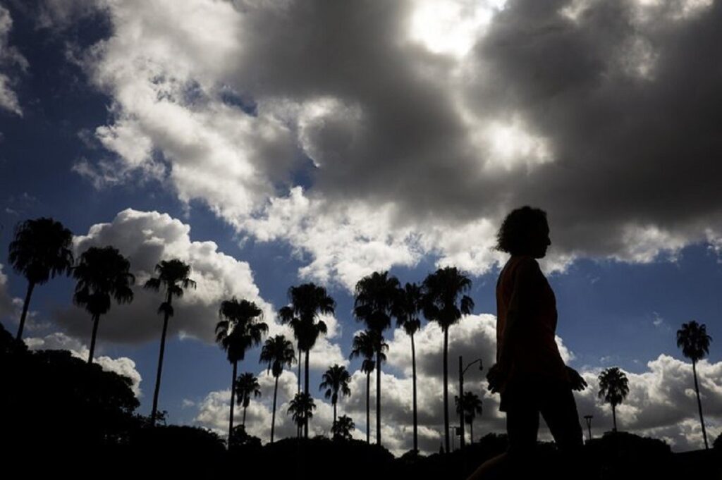 Calor Intenso e Mudanças no Tempo no Rio Grande do Sul: Previsão de Chuvas e Temporais Calor Intenso e Mudanças no Tempo no Rio Grande do Sul: Previsão de Chuvas e Temporais