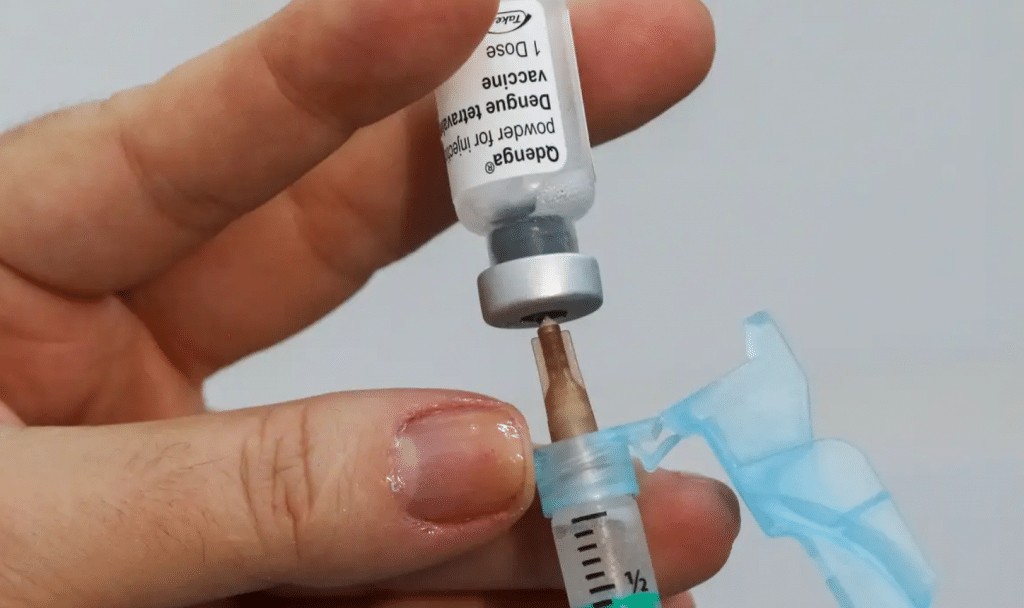 Vacinação contra a Dengue em Jundiaí: Profissionais de Saúde Recebem Imunização Vacinação contra a Dengue em Jundiaí: Profissionais de Saúde Recebem Imunização