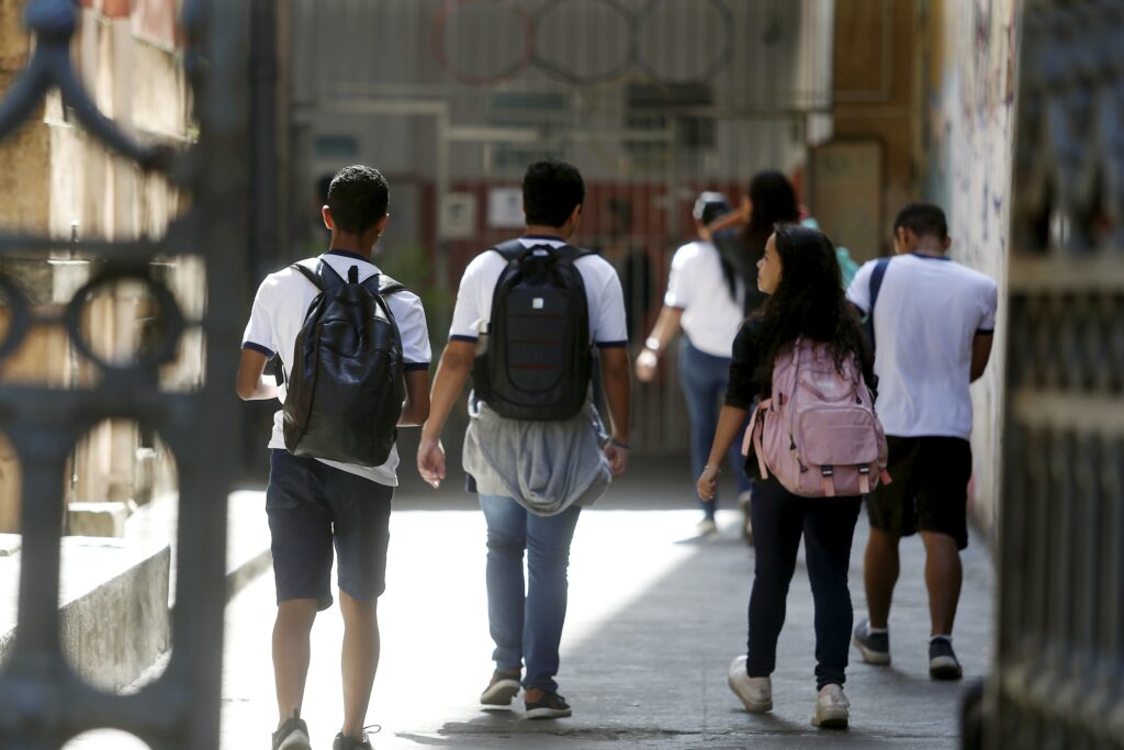 Descaso na Educação do Rio de Janeiro: Um Panorama Alarmante Descaso na Educação do Rio de Janeiro: Um Panorama Alarmante