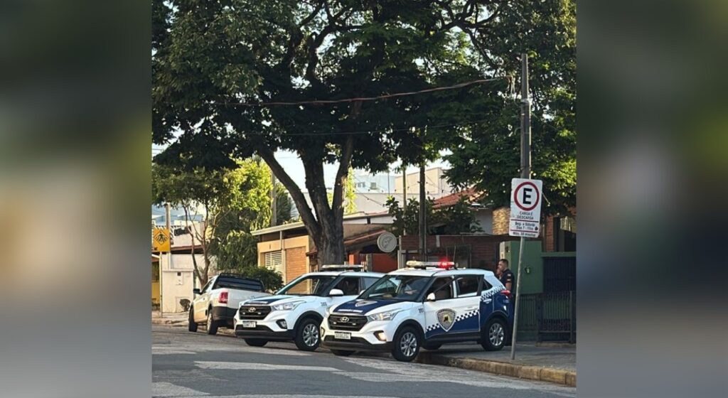 Mulher é Esfaqueada em Apartamento em Sorocaba: Dois Detidos Mulher é Esfaqueada em Apartamento em Sorocaba: Dois Detidos