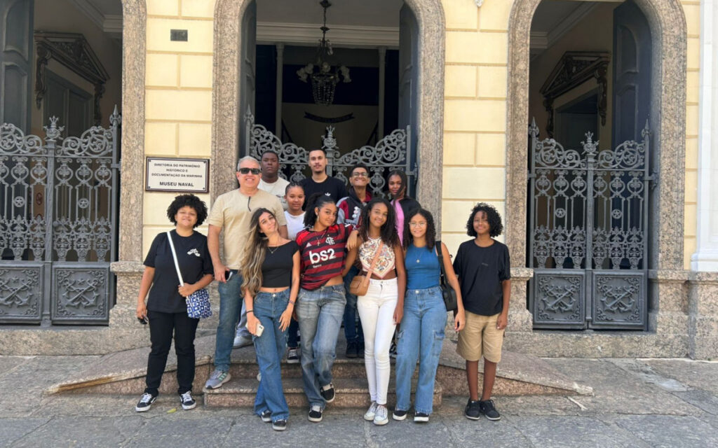 Jovens de Volta Redonda Visitam Espaço Cultural da Marinha em Excursão Enriquecedora Jovens de Volta Redonda Visitam Espaço Cultural da Marinha em Excursão Enriquecedora